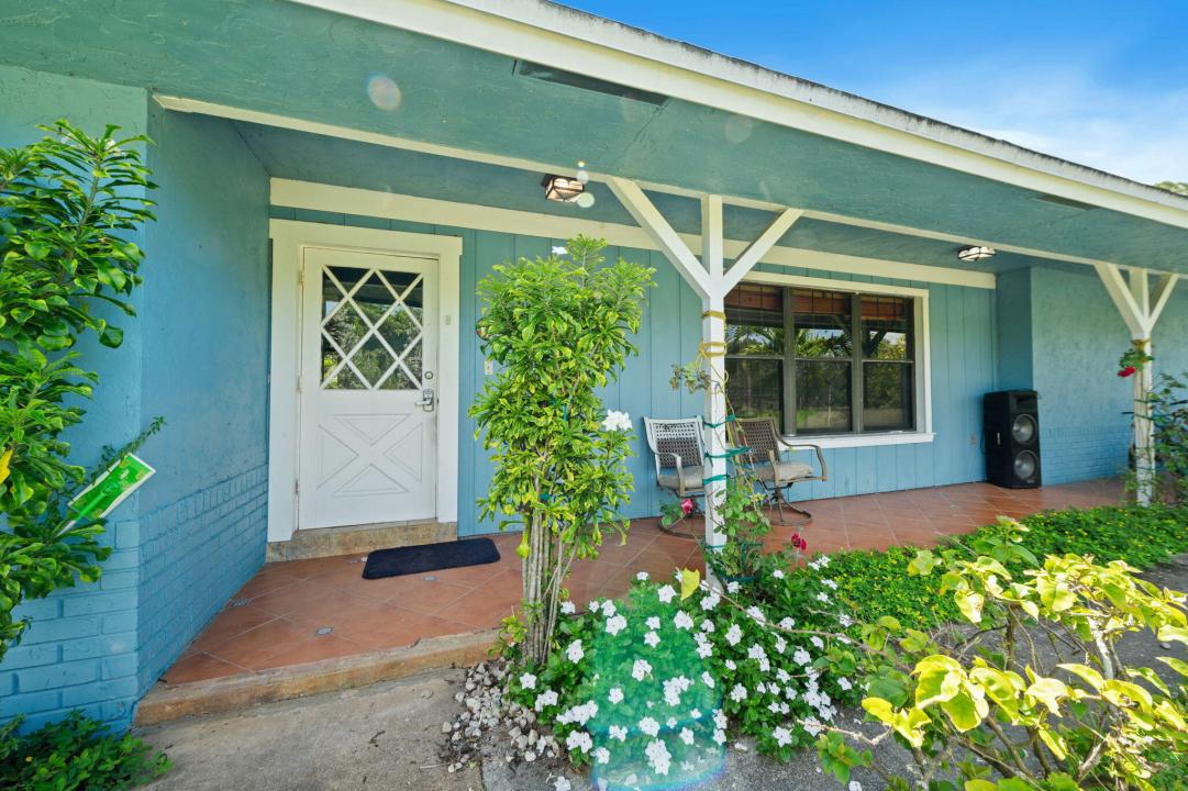 2587 E Road, Loxahatchee Groves, Florida 33470