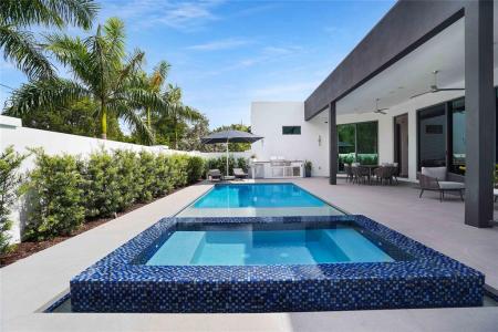 300 NE 21st Ct, Wilton Manors, Florida 33305