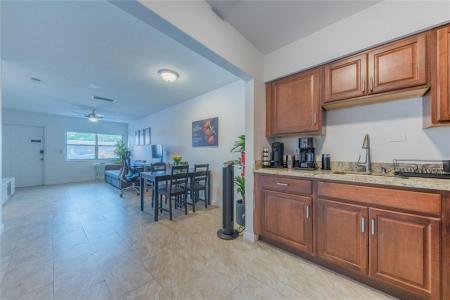210 -216 NE 40th St, Oakland Park, 佛罗里达州 33334, 美国