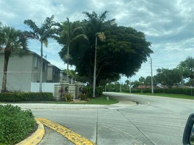 6006 Plum Pl, Tamarac, Florida 33321, USA