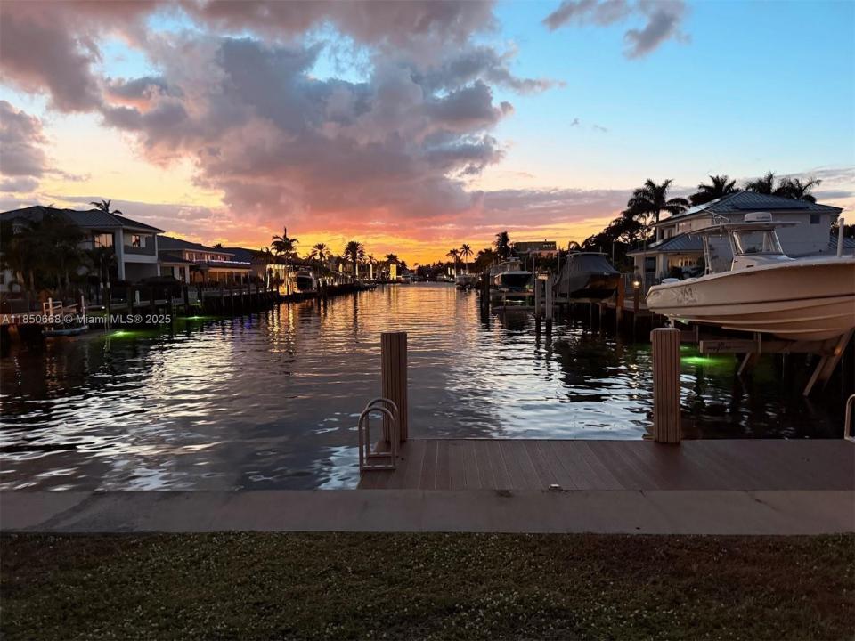 2305 N Ocean Blvd, Pompano Beach, Florida 33062, USA