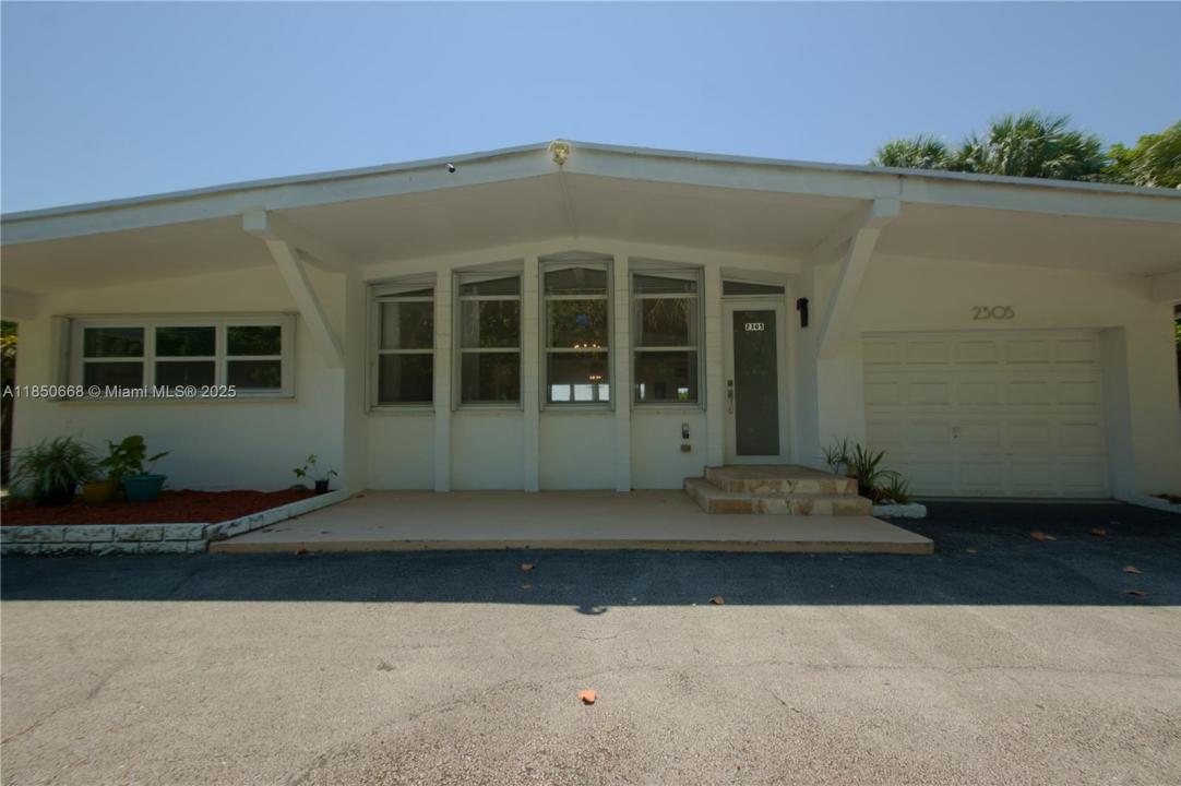 2305 N Ocean Blvd, Pompano Beach, Florida 33062, USA