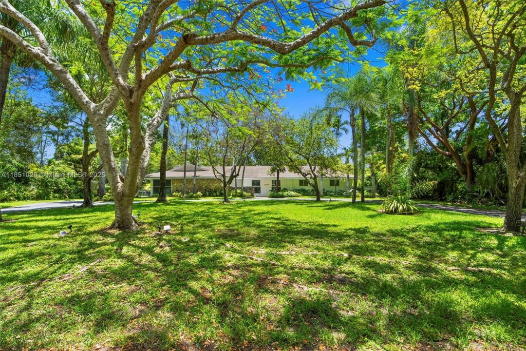 12365 SW 60th Ct, Pinecrest, Florida 33156