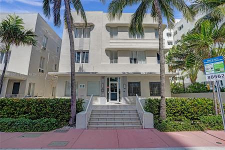 3710 Collins Ave N-100, Miami Beach, Florida 33140, USA