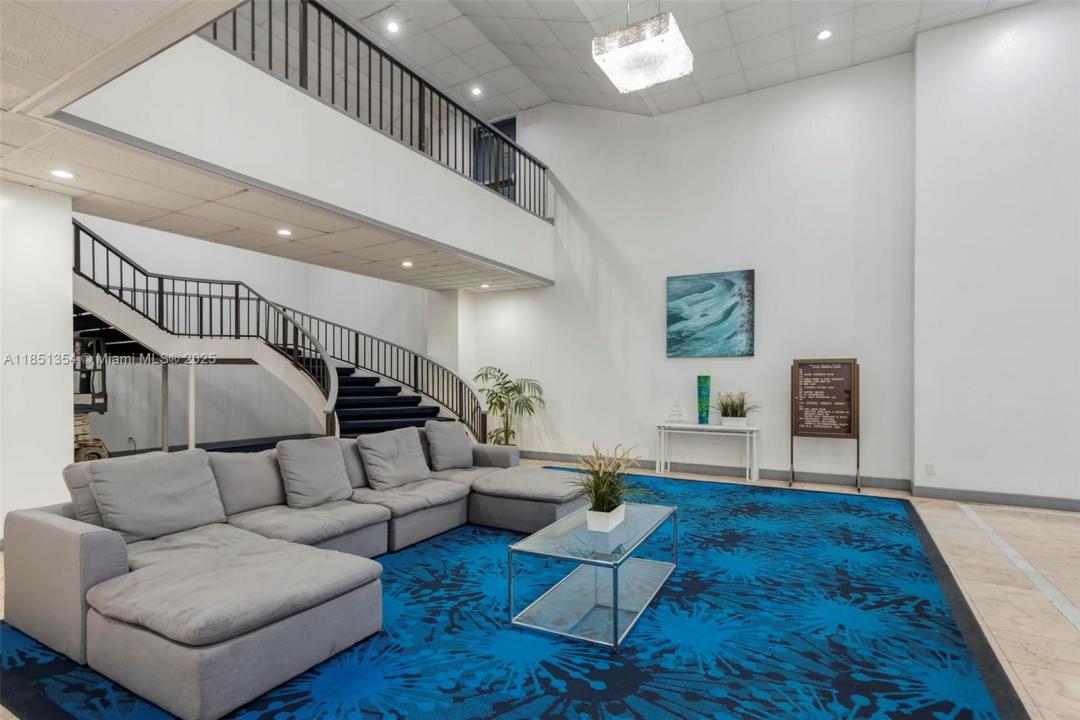 13499 Biscayne Blvd CUM1, North Miami, Florida 33181, Estados Unidos