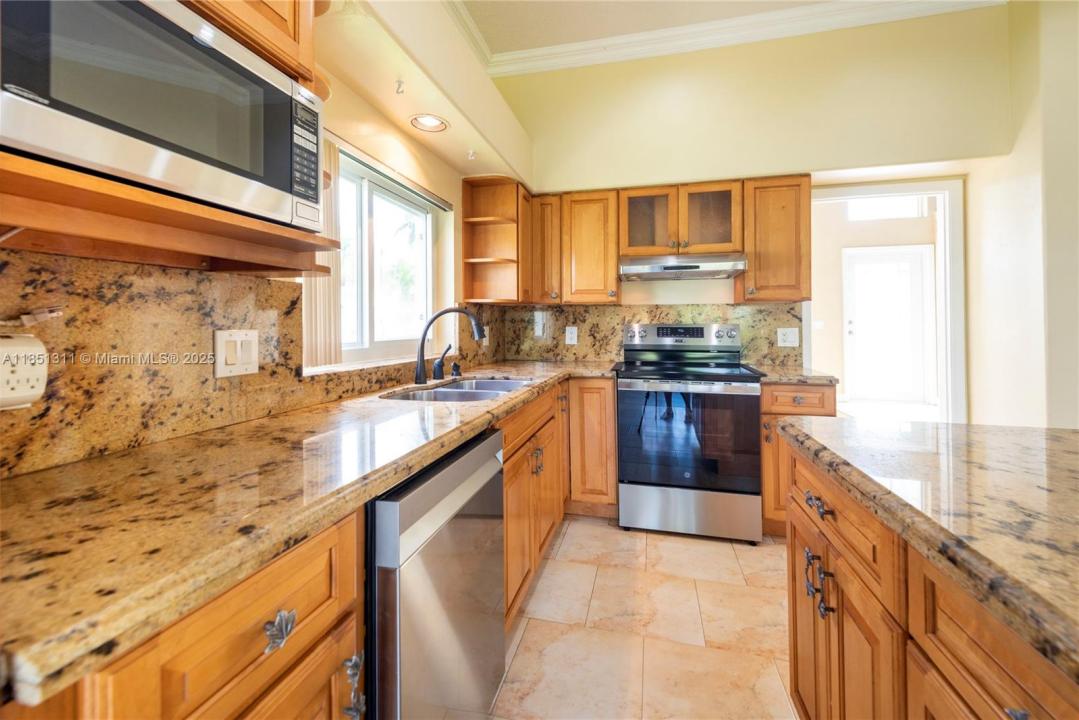 1075 San Luis Rey, Weston, Florida 33326, Amerika Birleşik Devletleri
