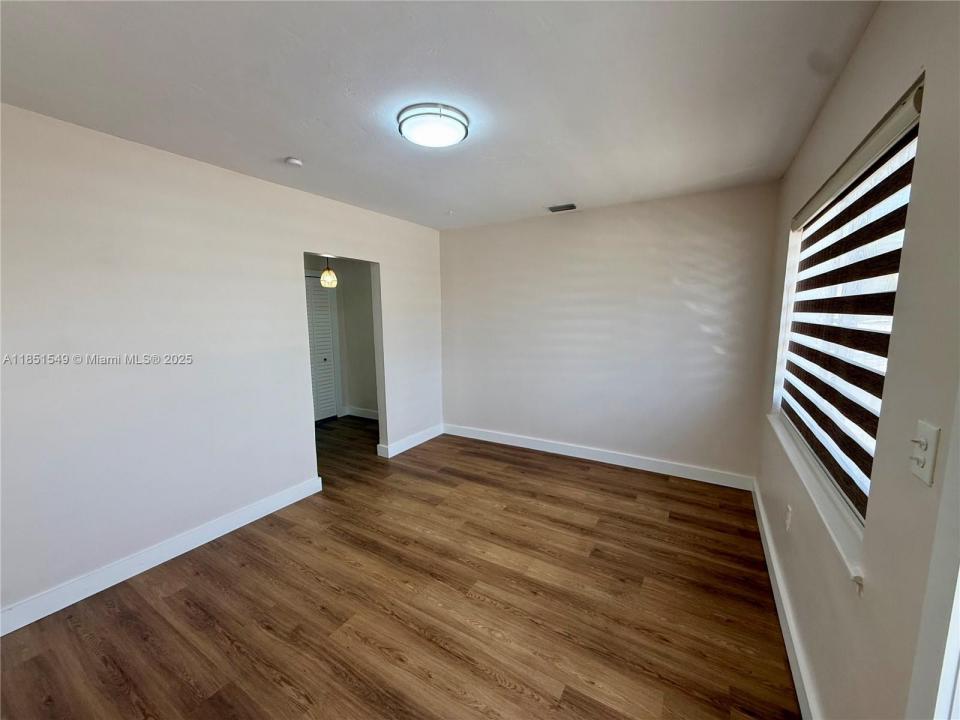 3625 NW Flagler Ter 3627, Miami, فلوريدا 33125, الولايات المتحدة