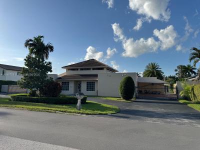 9931 NW 130th St, Hialeah Gardens, Florida 33018, HOA KỲ