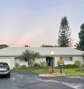 1013 E Cypress Dr V-31, Pompano Beach, Florida 33069, USA