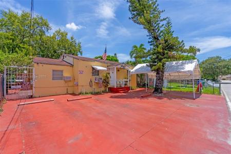 811 NW 24th Ct, Miami, Florida 33125, USA