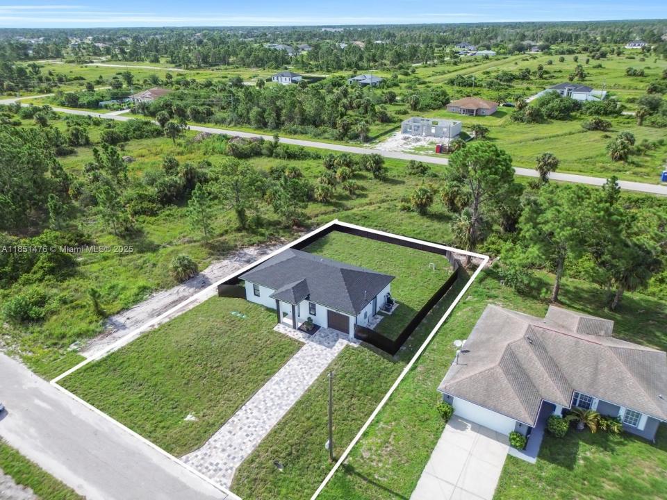 951 CANDLELIGHT DR, Lehigh Acres, Florida 33974, Stati Uniti