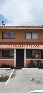 2710 W 60th Pl 204, Hialeah, Florida 33016, USA