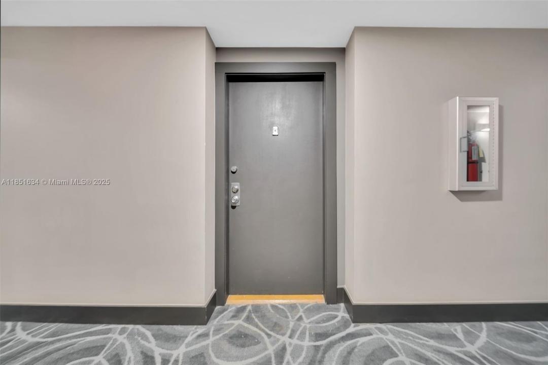 770 Claughton Island Dr 409, Miami, Florida 33131, USA