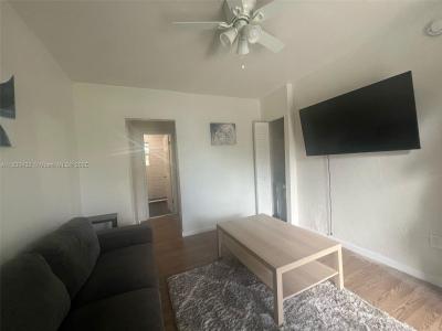 200 NW 13th St 7, Miami, Florida 33136, USA