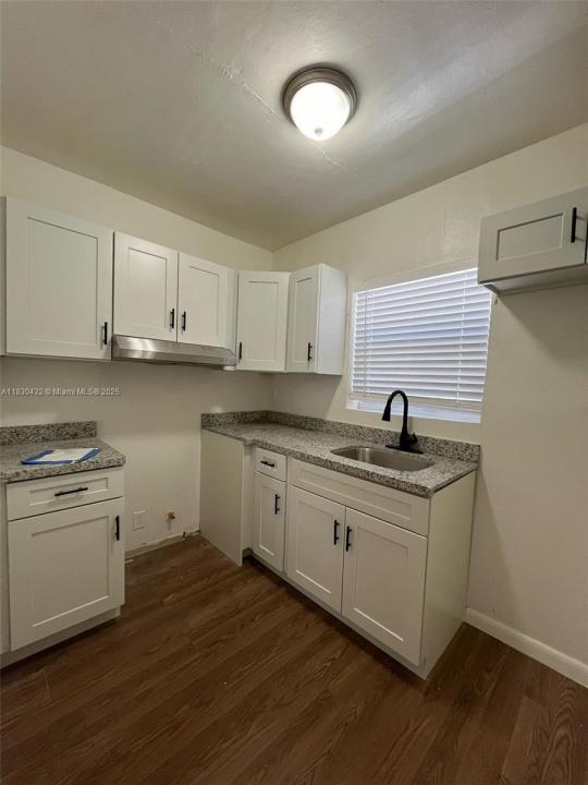 200 NW 13th St 7, Miami, Florida 33136, Amerika Birleşik Devletleri