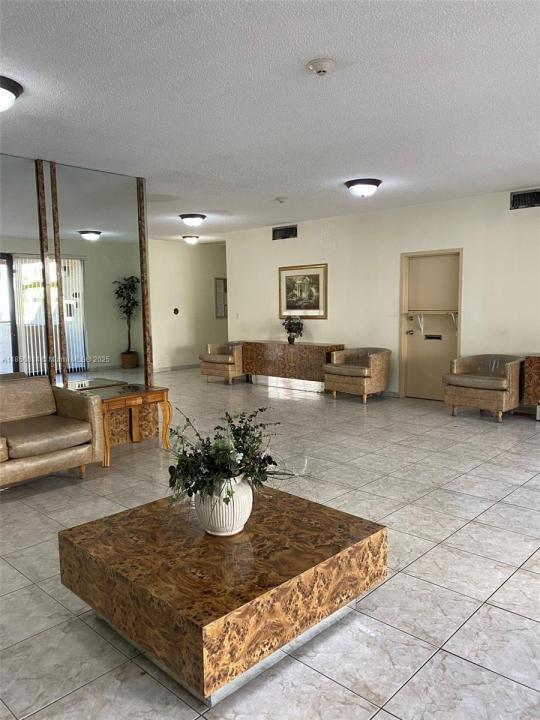16751 NE 9th Ave 612, North Miami Beach, Flórida 33162, Estados Unidos