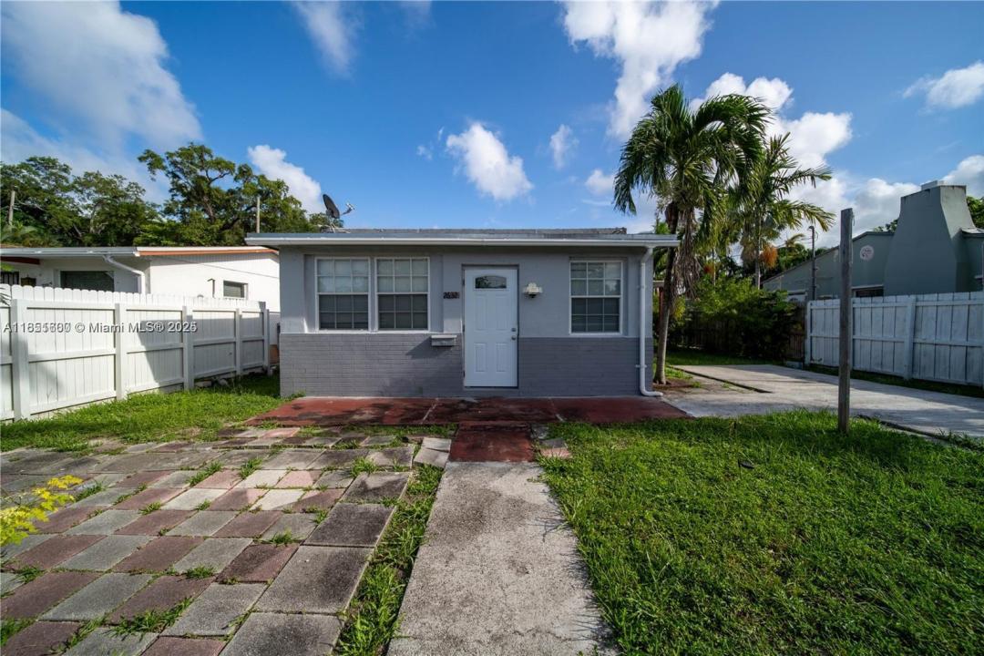2632 NE 214th St, Miami, פלורידה 33180, ארצות הברית של אמריקה