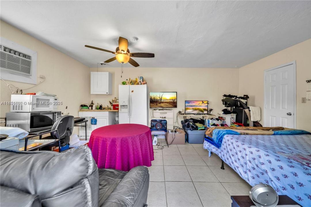 2632 NE 214th St, Miami, פלורידה 33180, ארצות הברית של אמריקה