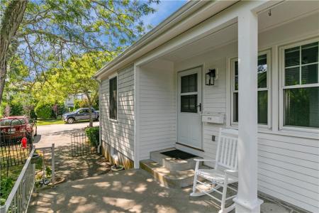 17 Shields Street A, Newport, Rhode Island 02840, USA