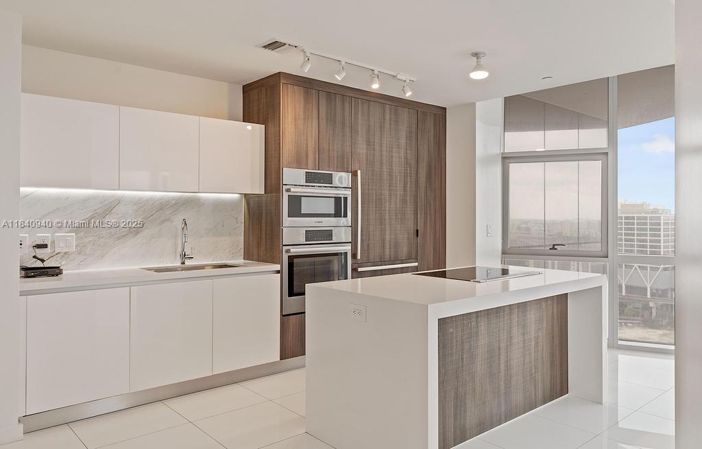 851 NE 1st Ave 2102, Miami, Florida 33132, Stati Uniti