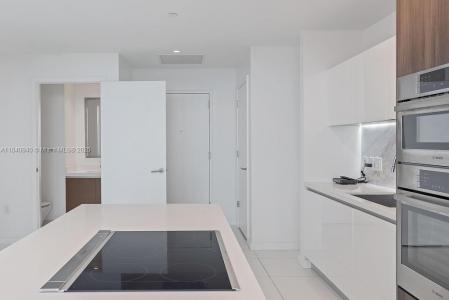851 NE 1st Ave 2102, Miami, Florida 33132, USA