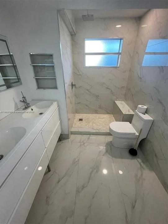 1660 NE 191st St 301-1, Miami, Floride 33179, États-Unis