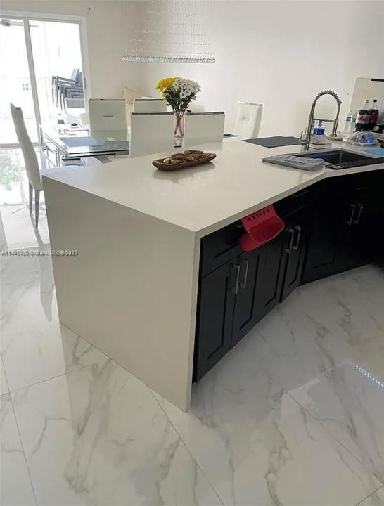 1660 NE 191st St 301-1, Miami, Floride 33179, États-Unis