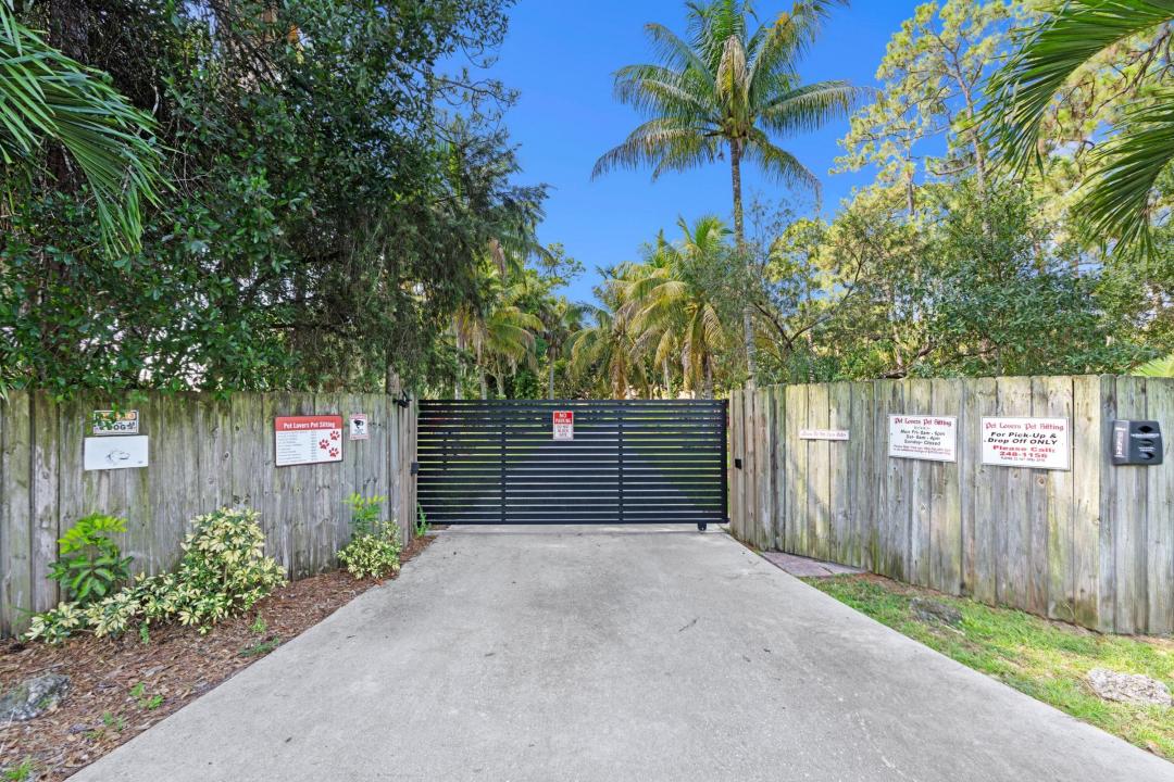 12874 Bryan Road, Loxahatchee Groves, Florida 33470, USA