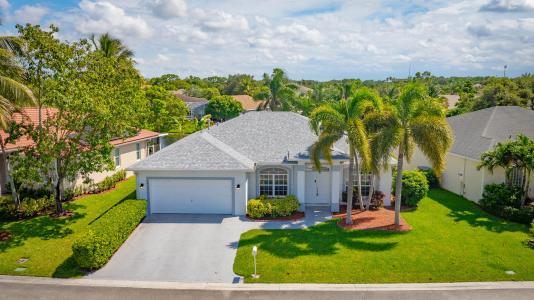 1422 Fairway Circle, Fairway Isle / Olive Tree, Greenacres, Florida 33413