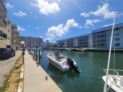 3860 NE 170th St 206, North Miami Beach, Florida 33160, USA