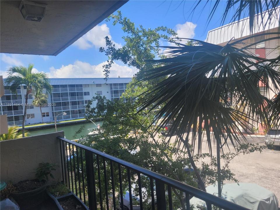 3860 NE 170th St 206, North Miami Beach, Florida 33160, Stati Uniti
