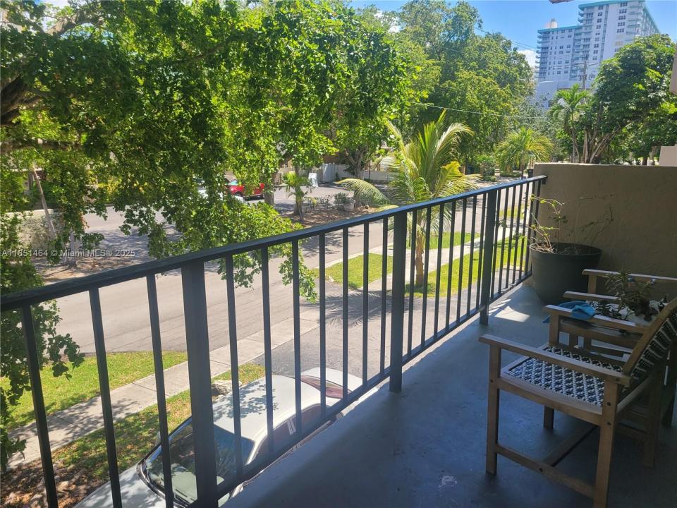 3860 NE 170th St 206, North Miami Beach, Florida 33160, Stati Uniti