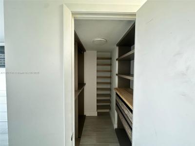 2780 NE 183rd St 611, Aventura, Florida 33160, USA