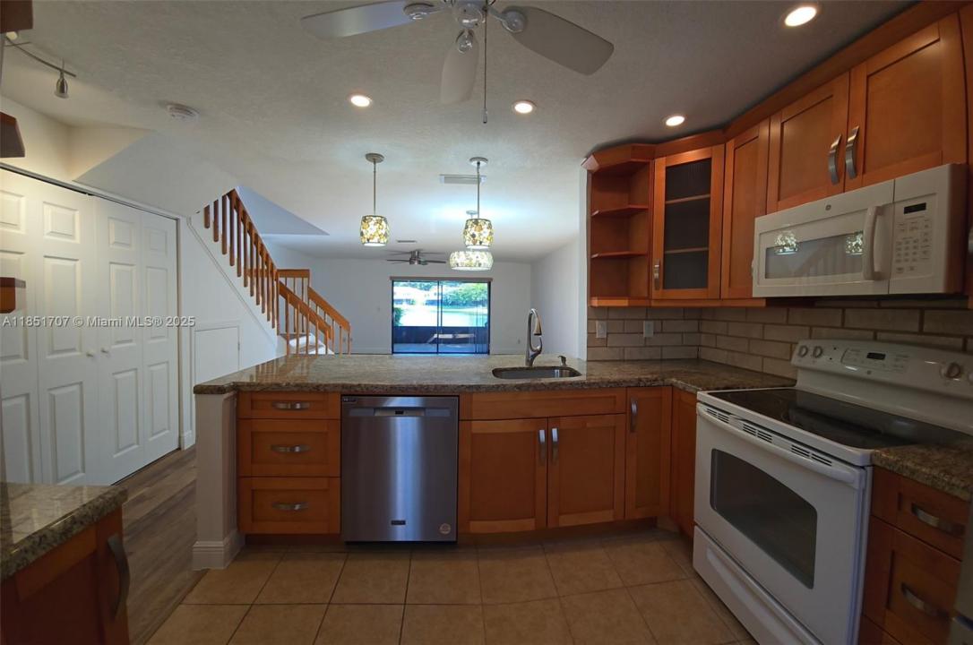10548 NW 6th St 10548, Pembroke Pines, Flórida 33026, Estados Unidos