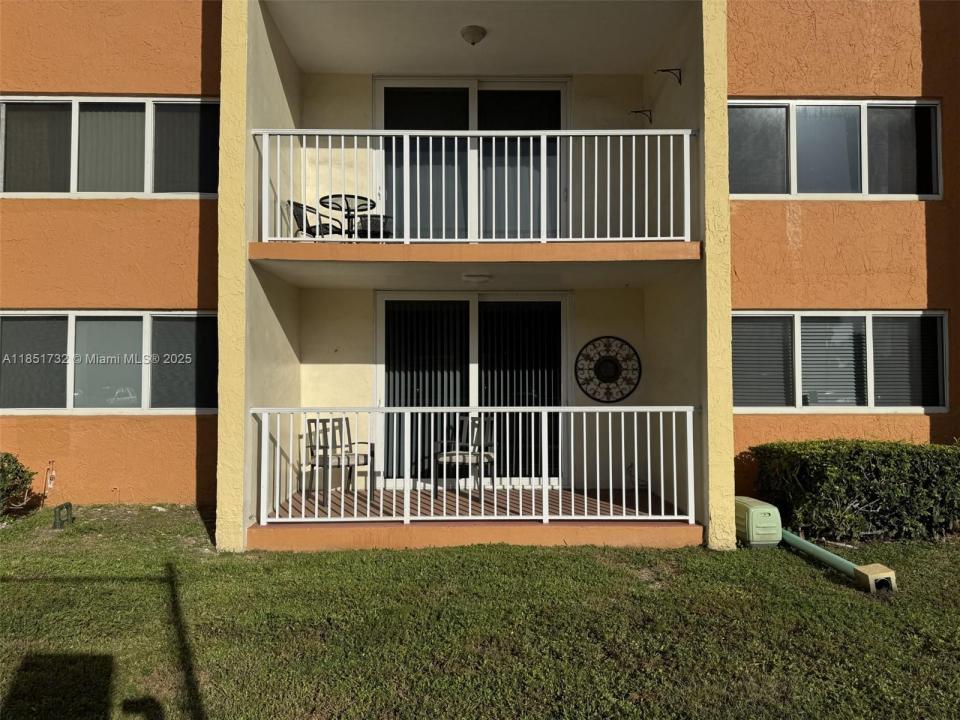 7010 NW 186th St 5-107, Hialeah, Florida 33015, USA
