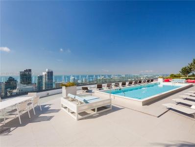 45 SW 9th St 1109, Miami, Florida 33130, USA