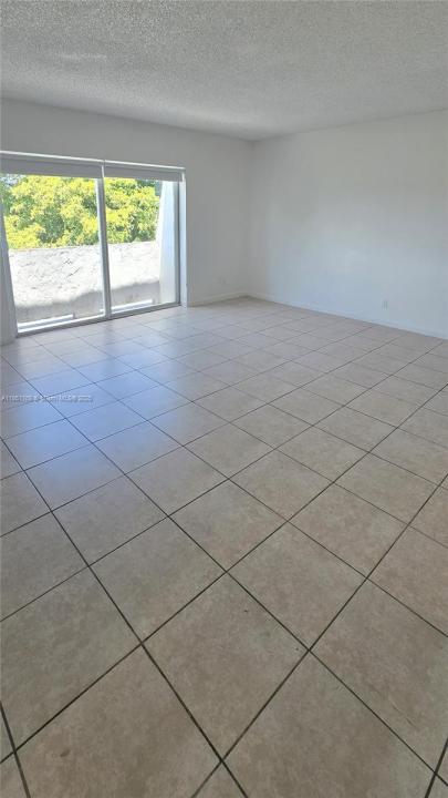 11110 SW 196th St 405, Cutler Bay, Florida 33157, Estados Unidos