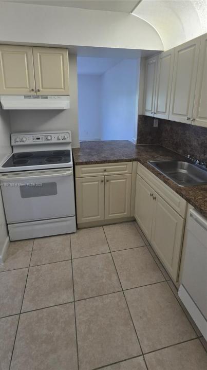 11110 SW 196th St 405, Cutler Bay, Florida 33157, Estados Unidos