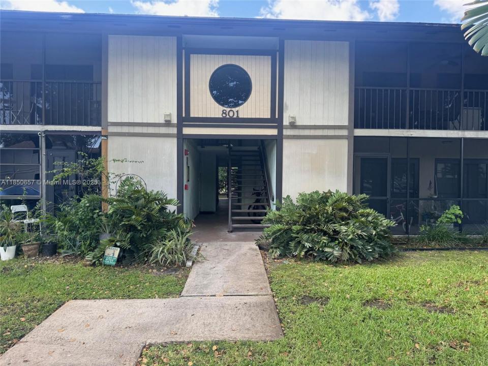 801 NE 199th St 106-10, Miami, Floride 33179, États-Unis