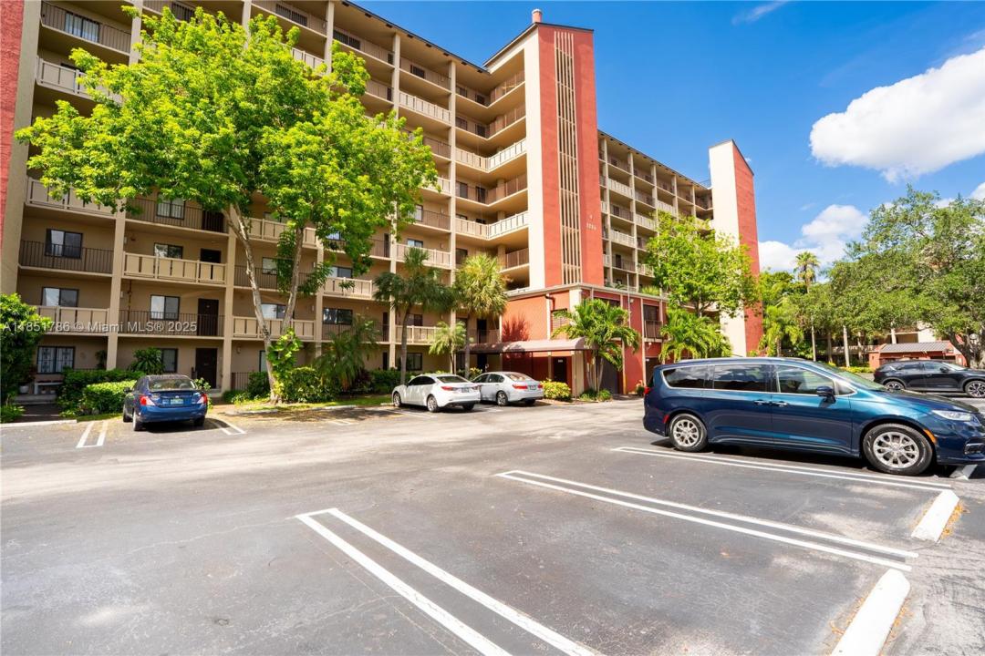 2206 S Cypress Bend Dr 305, Pompano Beach, Florida 33069, Estados Unidos