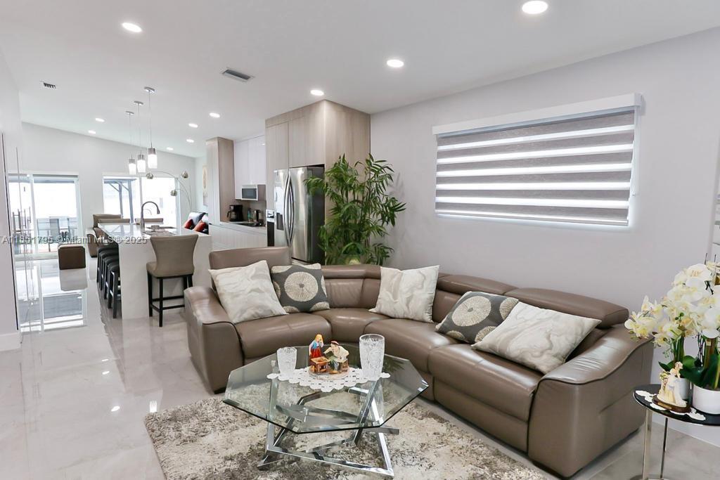 3813 SW 149th place, Miami, Флорида 33185, Соединенные Штаты