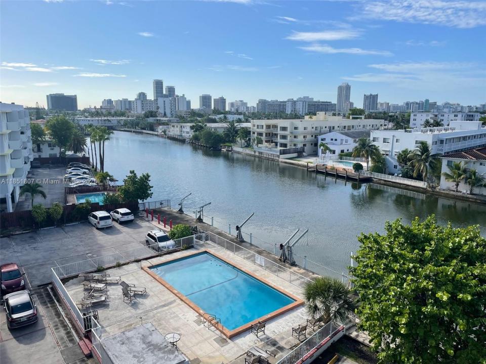 130 S Shore Dr 6D, Miami Beach, Florida 33141
