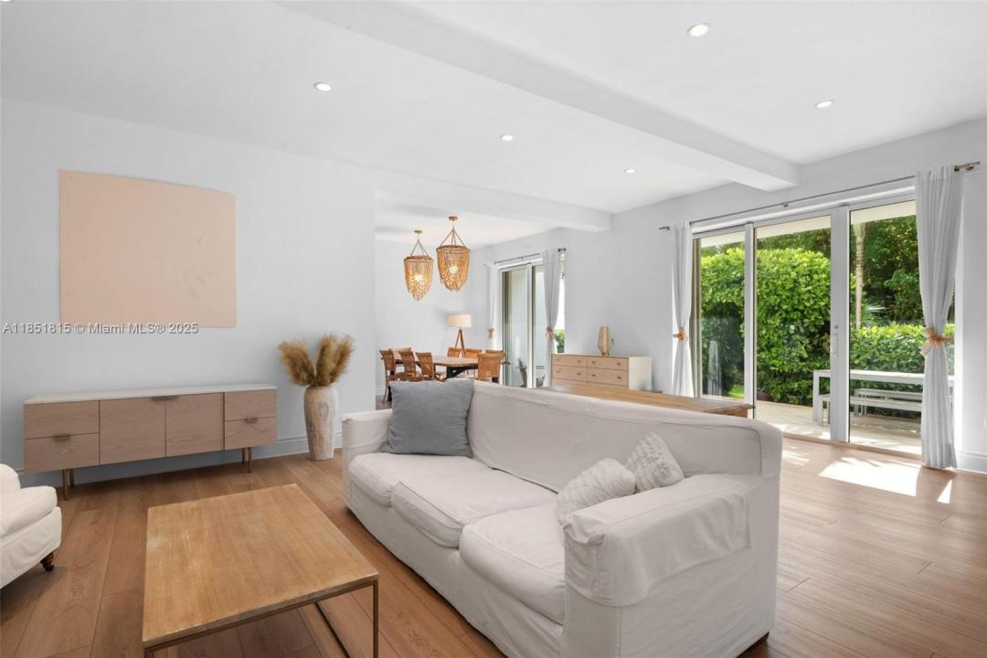 200 Ocean Lane Dr 108, Key Biscayne, Florida 33149