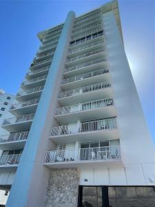 5838 Collins Ave 5H, Miami Beach, Florida 33140, USA