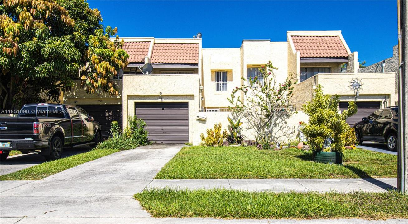 1733 NW 56th Ave 13, Lauderhill, פלורידה 33313, ארצות הברית של אמריקה