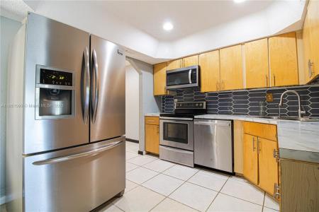 1733 NW 56th Ave 13, Lauderhill, Florida 33313, USA