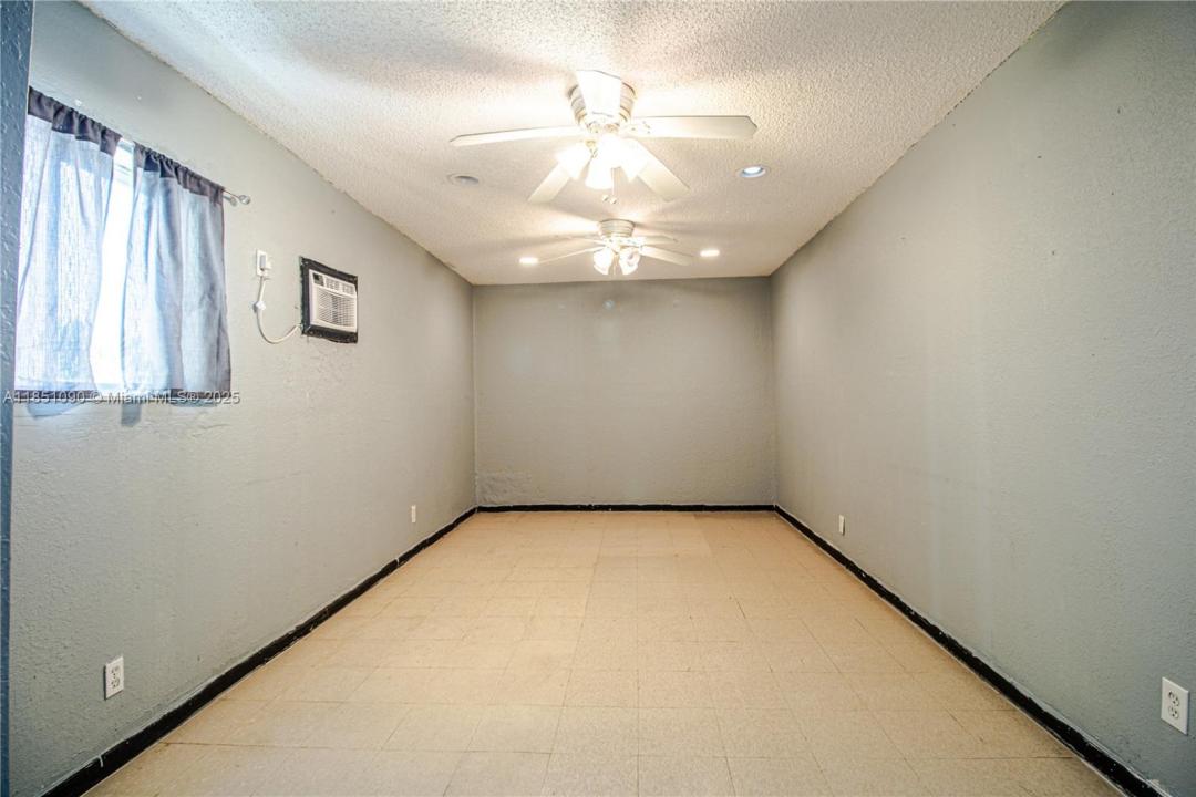 1733 NW 56th Ave 13, Lauderhill, פלורידה 33313, ארצות הברית של אמריקה