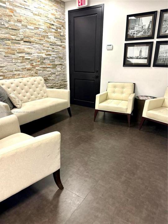 3850 Bird Rd 403-A, Miami, Floride 33146, États-Unis