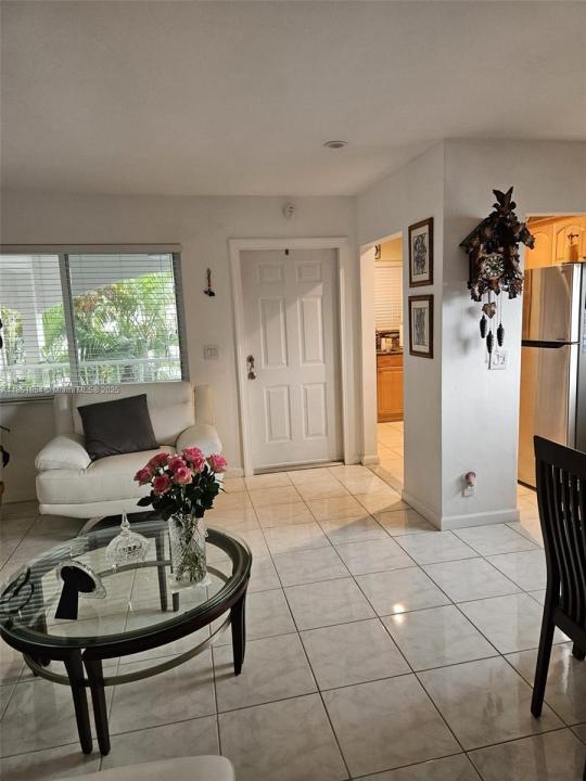 581 Blue Heron Dr 301-B, Hallandale Beach, Flórida 33009, Estados Unidos