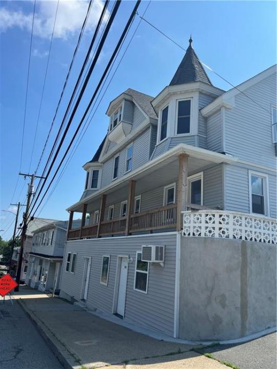 703 providence Street B, West Warwick, Rhode Island 02893, Estados Unidos
